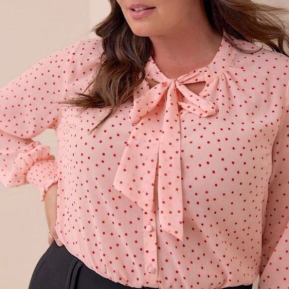 Torrid Womens Plus Size Pink Chiffon Bow Front Button-Up Polkadot Blouse Size 5X - Picture 2 of 13